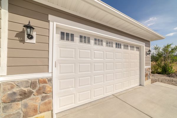 Cost of Garage Lifting in Smyrna